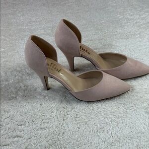Callisto of California pale pink pointed toe heels, size 9